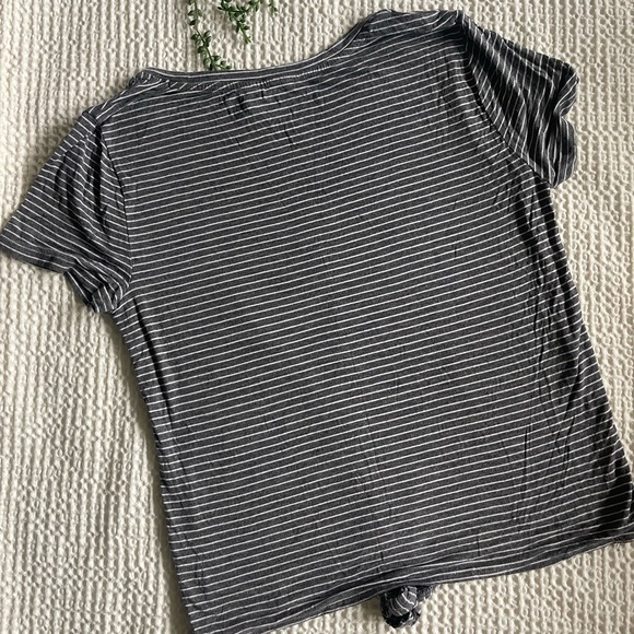 Retro cozy striped tie-front top - Picture 3 of 7